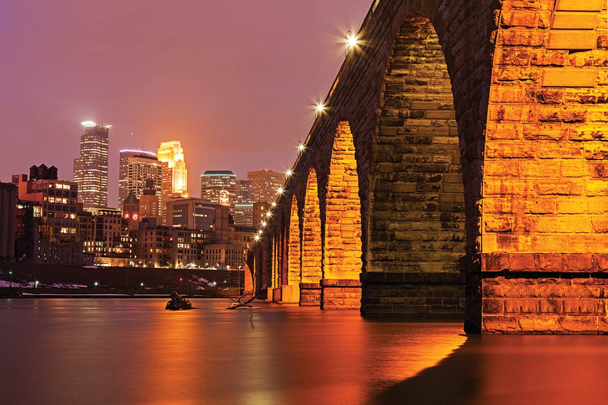 Downtown minneapolis pictured at night