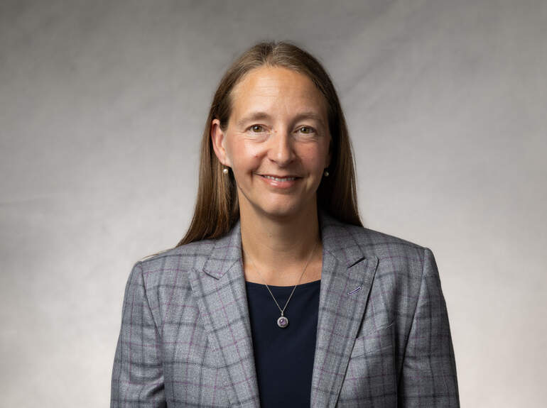 Stephanie Grimm headshot