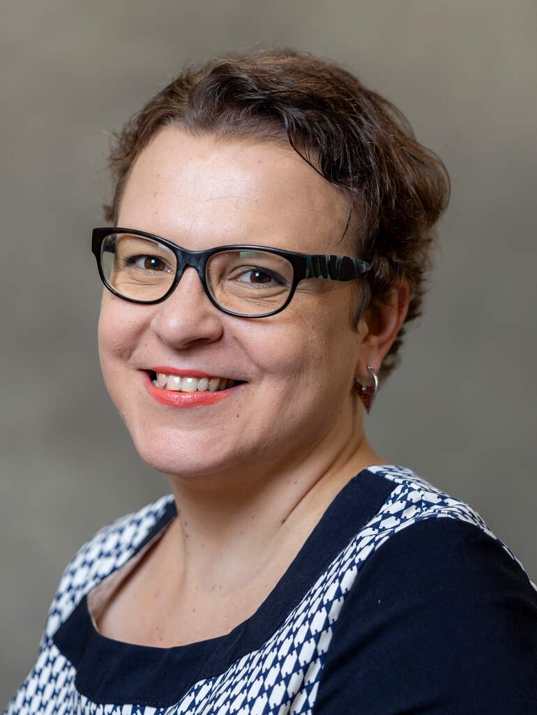 Iva Rashkova headshot