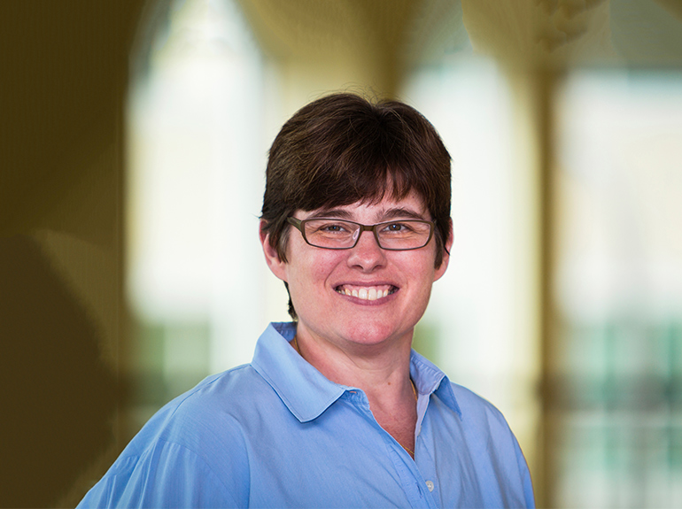  headshot of Liz Welsh