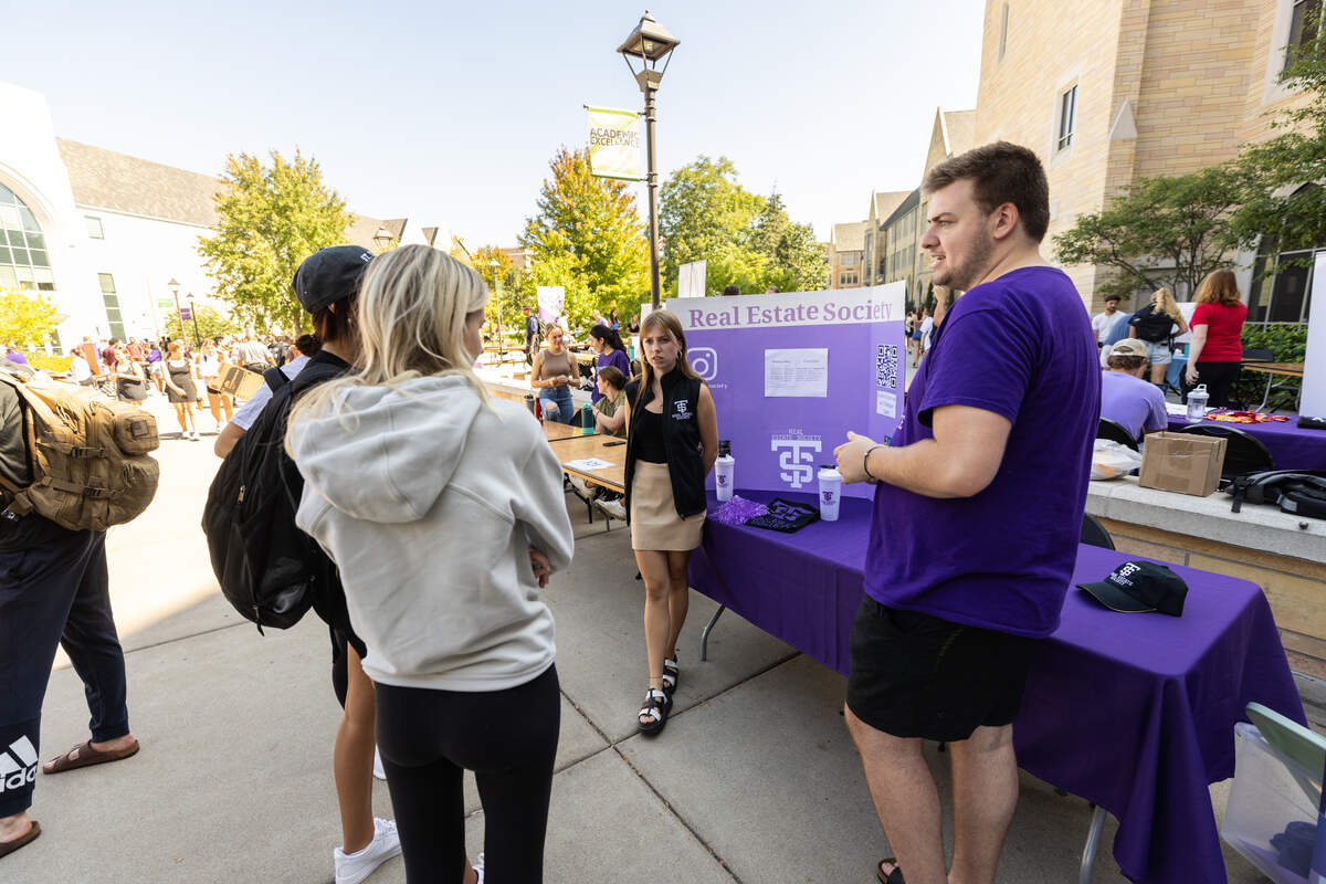 Real Estate Society at Fall Activities Fair in September 2022