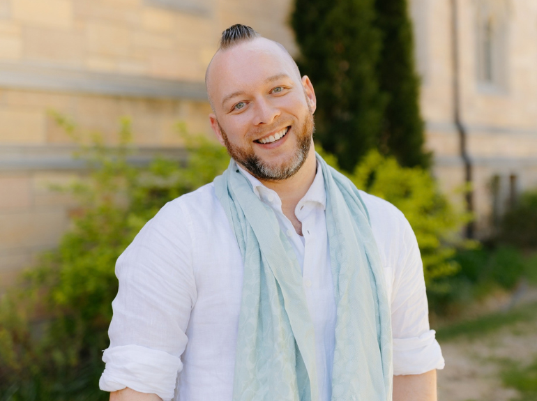 Seth Ketron headshot