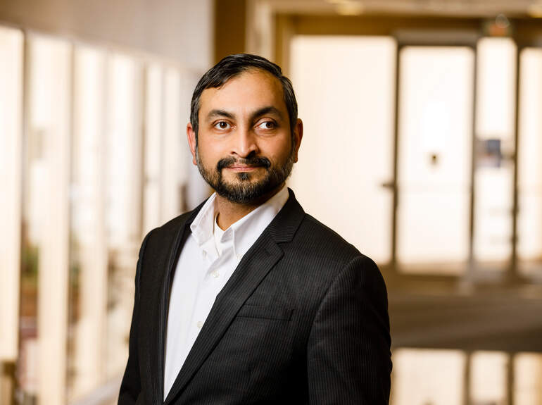 Mufaddal Baxamusa headshot