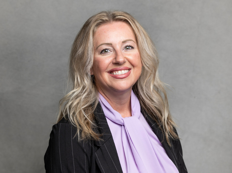Danielle Ailts Campeau headshot