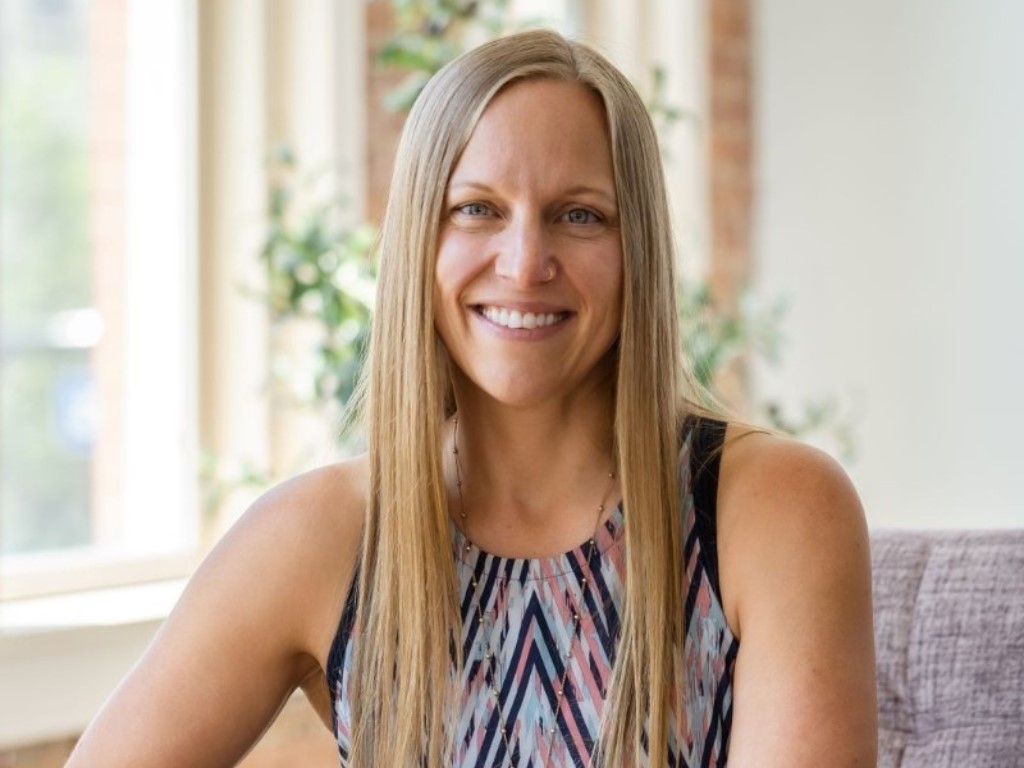 Headshot of Julie Singh