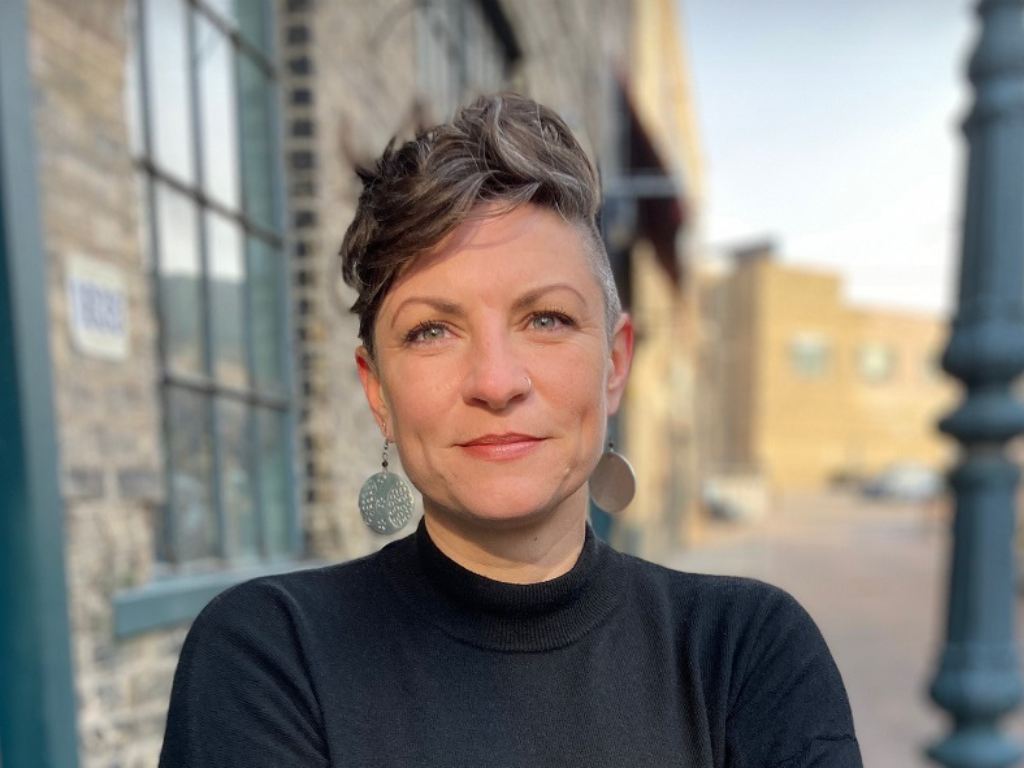 Nicki Hangsleben headshot