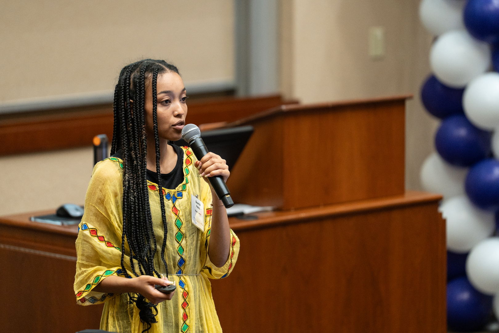 student pitching at b-plan